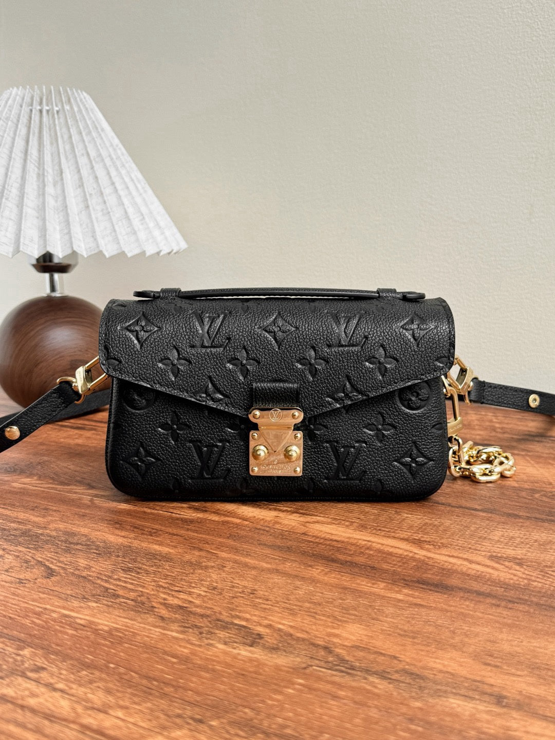 Louis Vuitton Pochette Métis Doğu Batı - Glimmer of Luxury