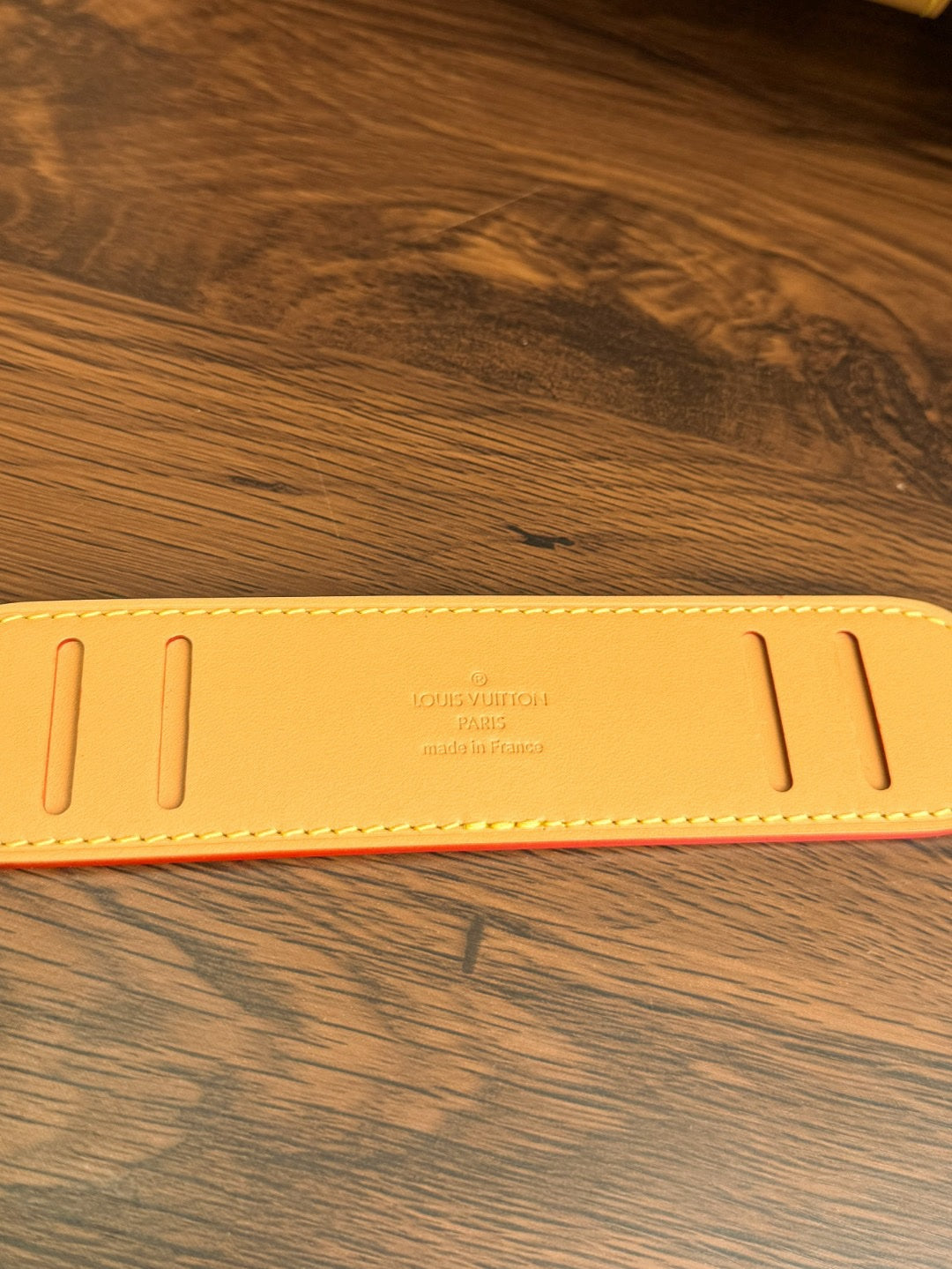 LV Keepall Bandoulière - Glimmer of Luxury