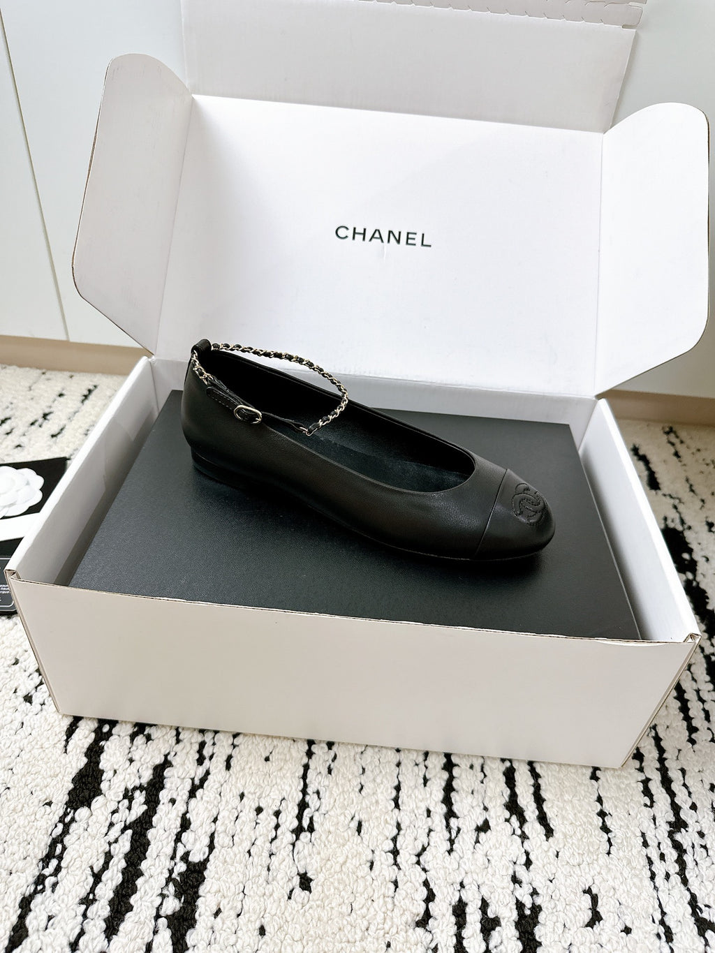 CHANEL – Zincir Detaylı Renk Bloklu Bale Ayakkabılar