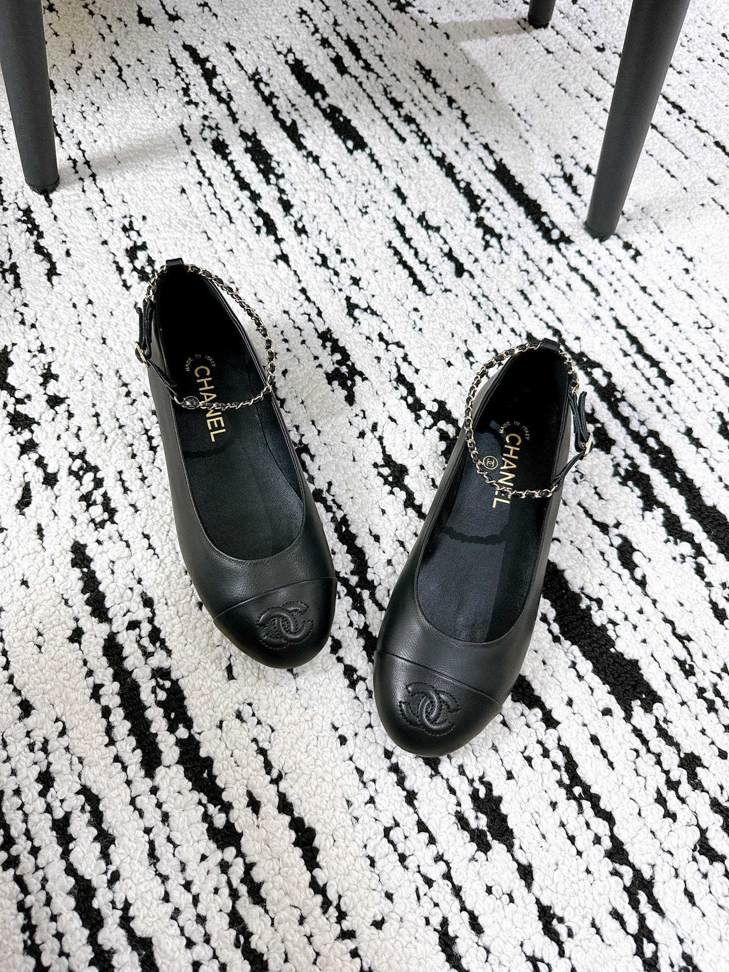 CHANEL – Zincir Detaylı Renk Bloklu Bale Ayakkabılar