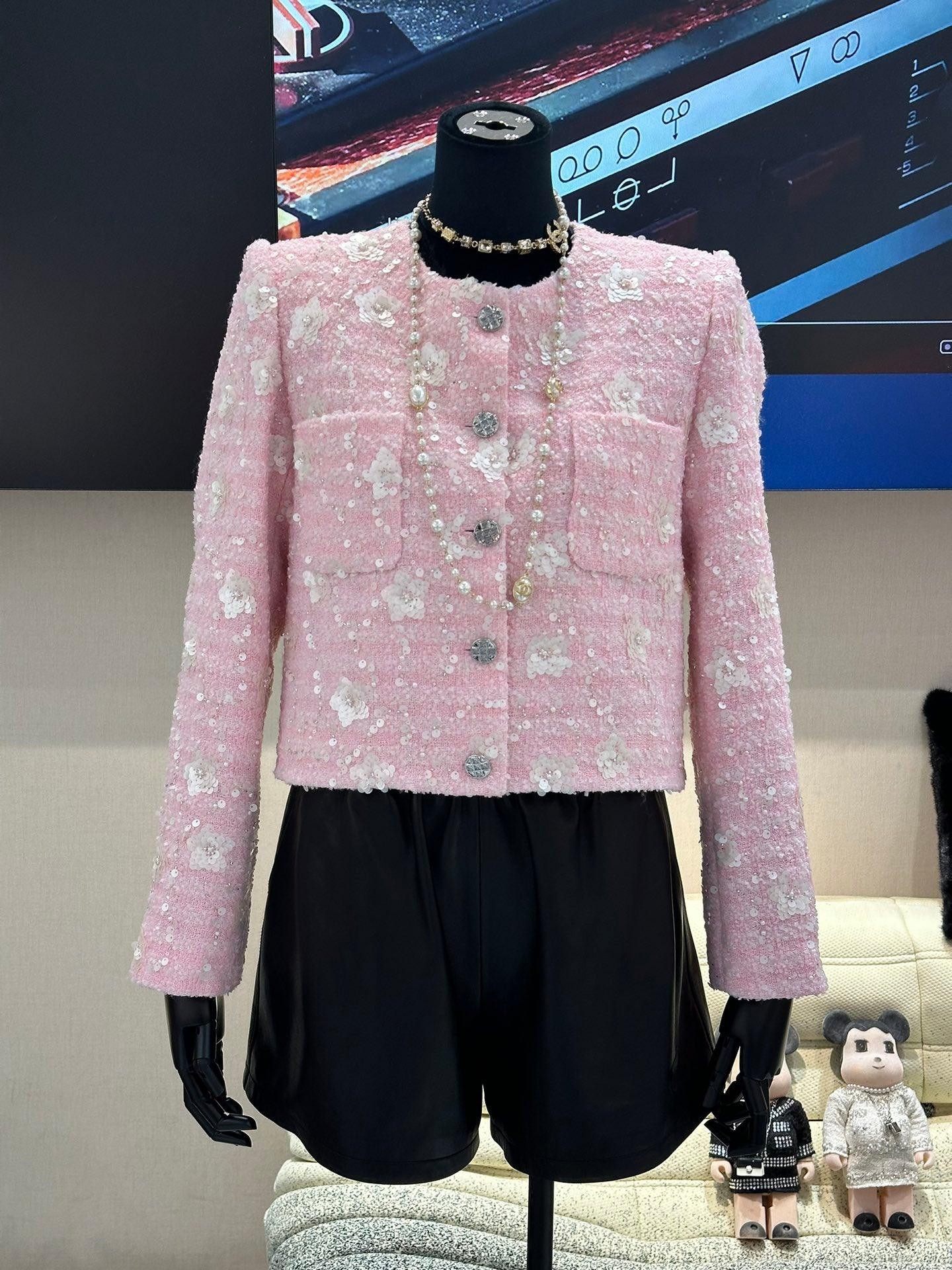 Chanel 3 Boyutlu Pullu İşlemeli Özelleştirilmiş Ceket - Glimmer of Luxury