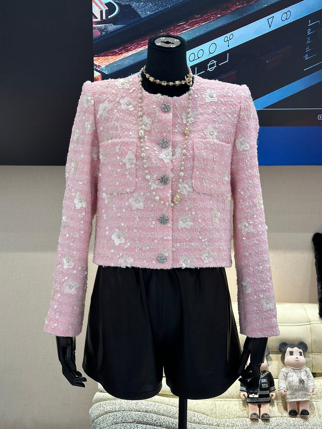 Chanel 3 Boyutlu Pullu İşlemeli Özelleştirilmiş Ceket - Glimmer of Luxury