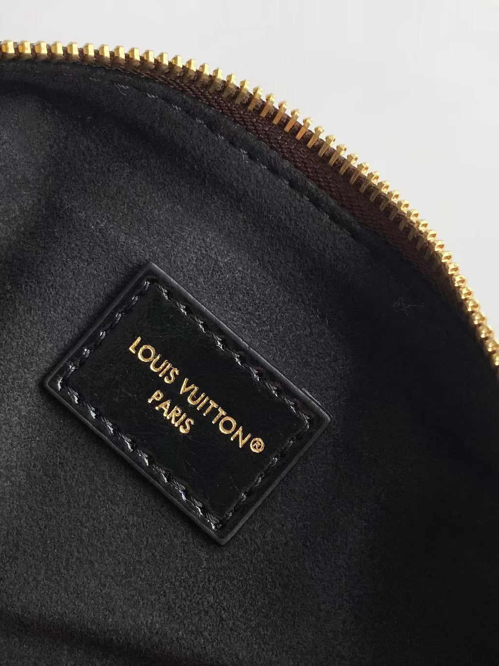 Louis Vuitton Teddy Mitt Omuz Çantası