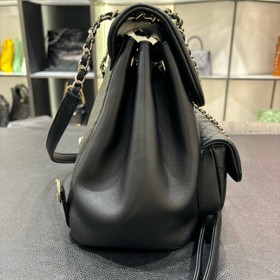 Chanel 22A Duma Mini Sırt Çantası Siyah Kuzu Derisi LGHW - Glimmer of Luxury