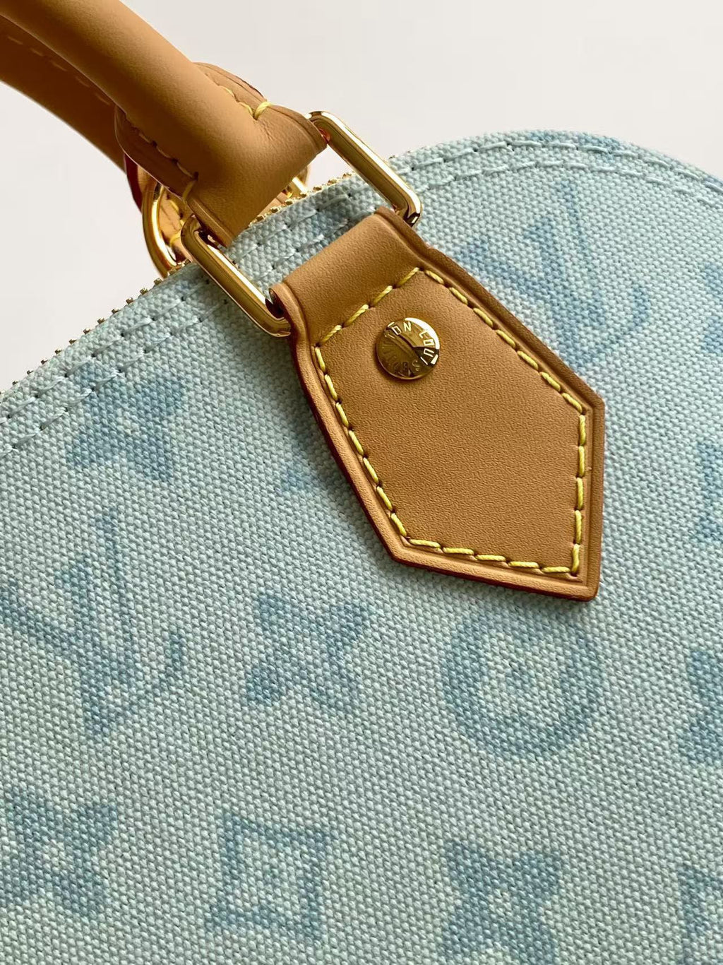 LV Monogram Kanvas Alma BB