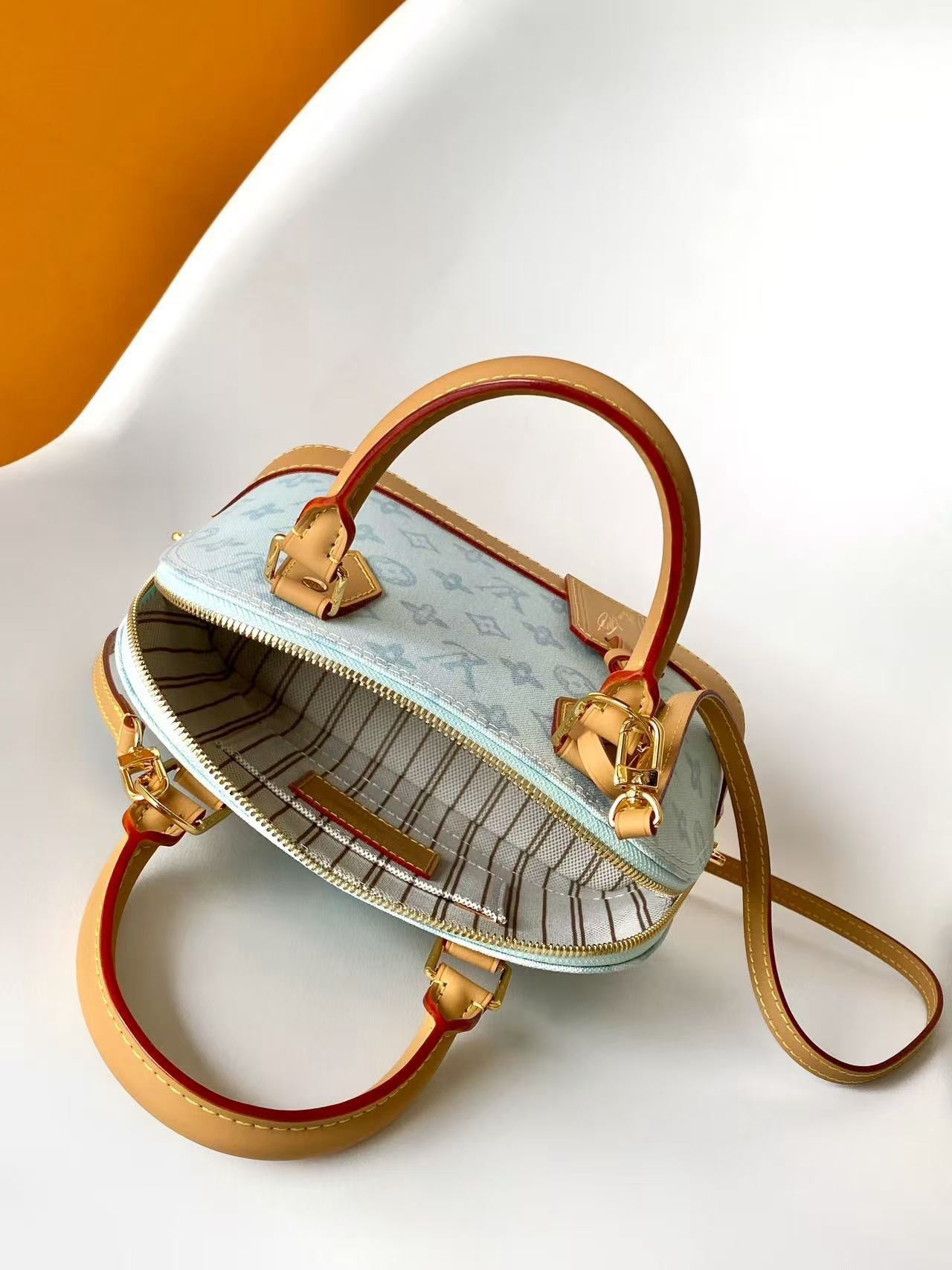 LV Monogram Kanvas Alma BB