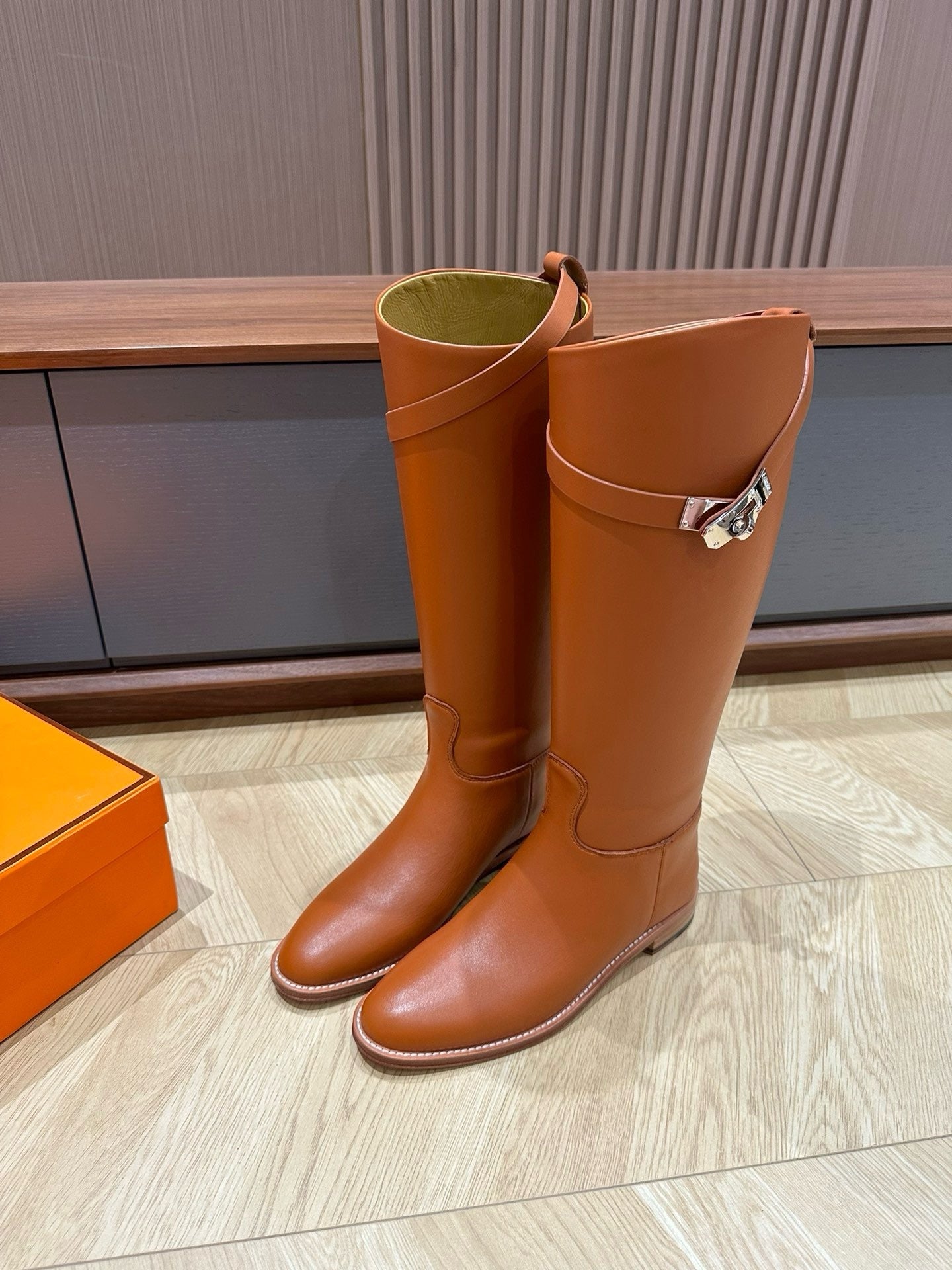 Hermès Zıplayan Botlar - Glimmer of Luxury