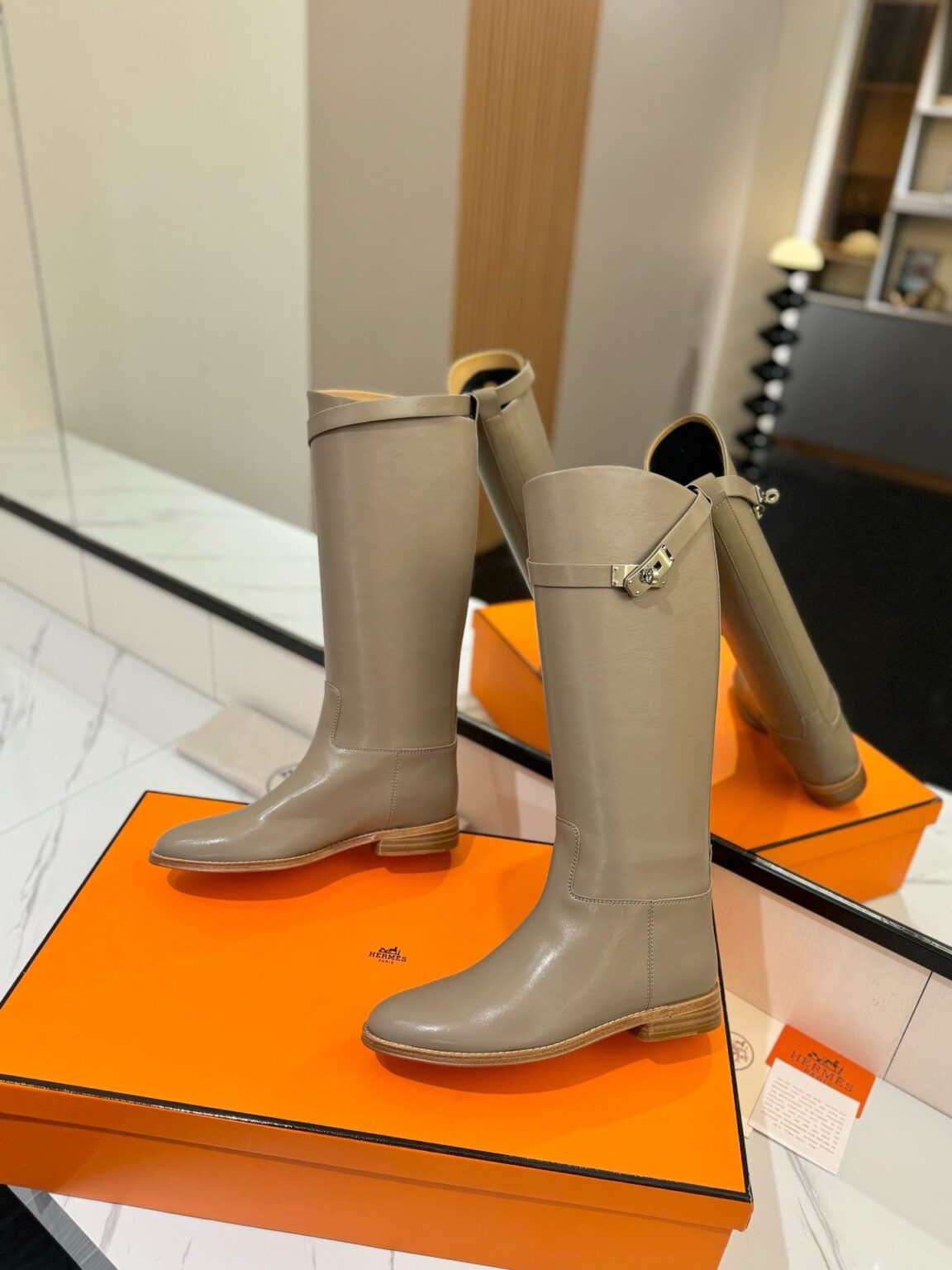 Hermès Zıplayan Botlar - Glimmer of Luxury