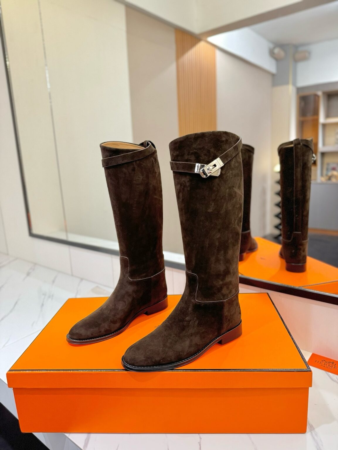 Hermès Zıplayan Botlar - Glimmer of Luxury