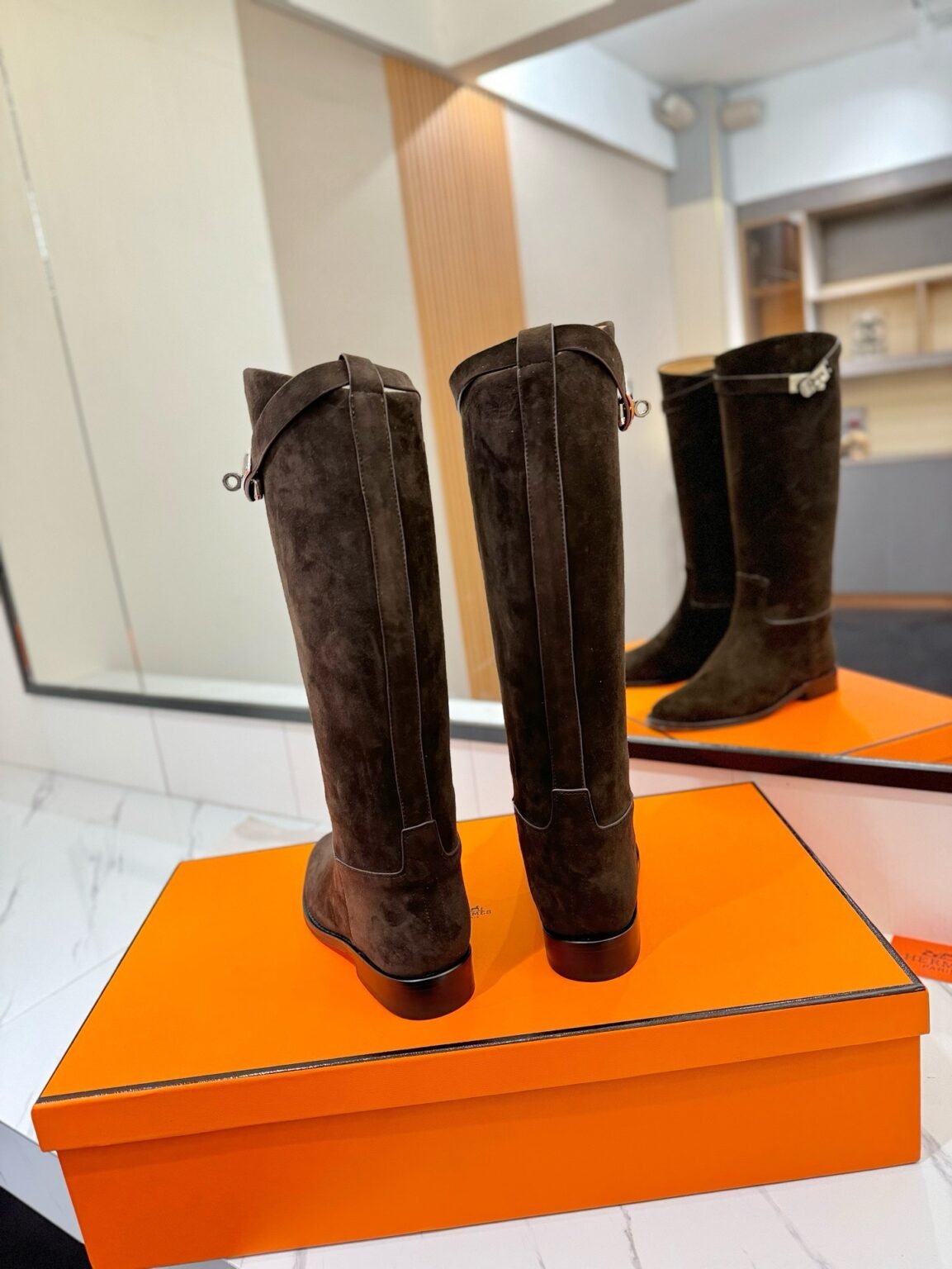 Hermès Zıplayan Botlar - Glimmer of Luxury