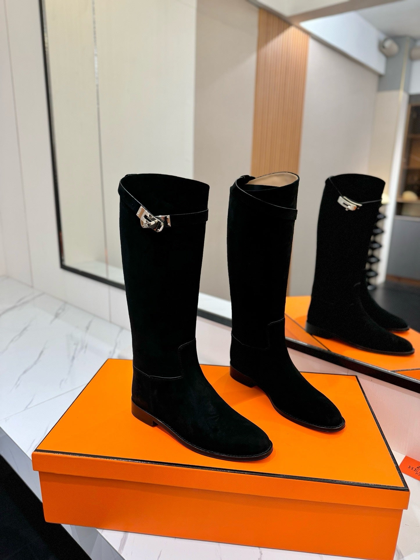 Hermès Zıplayan Botlar - Glimmer of Luxury