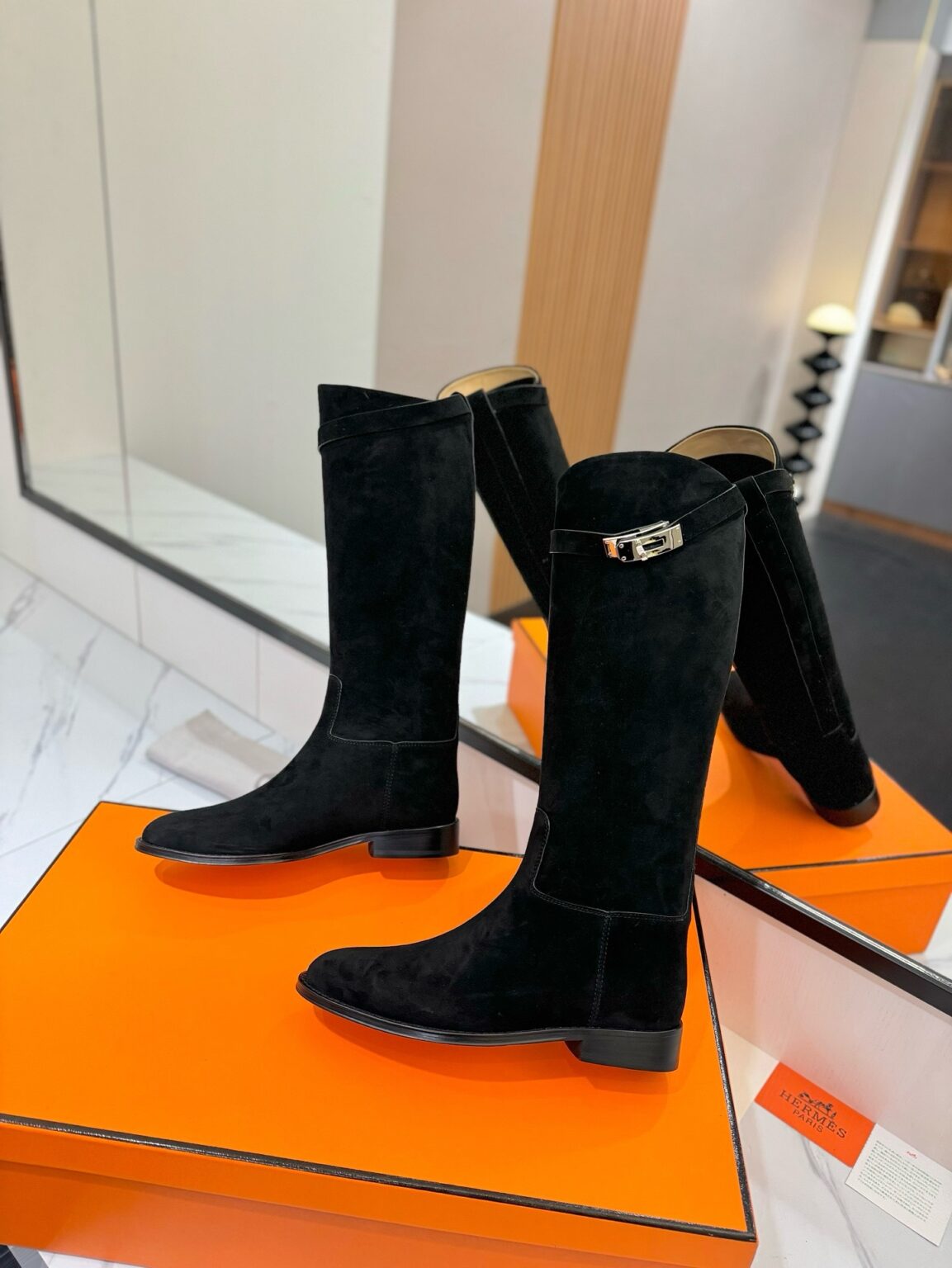 Hermès Zıplayan Botlar - Glimmer of Luxury