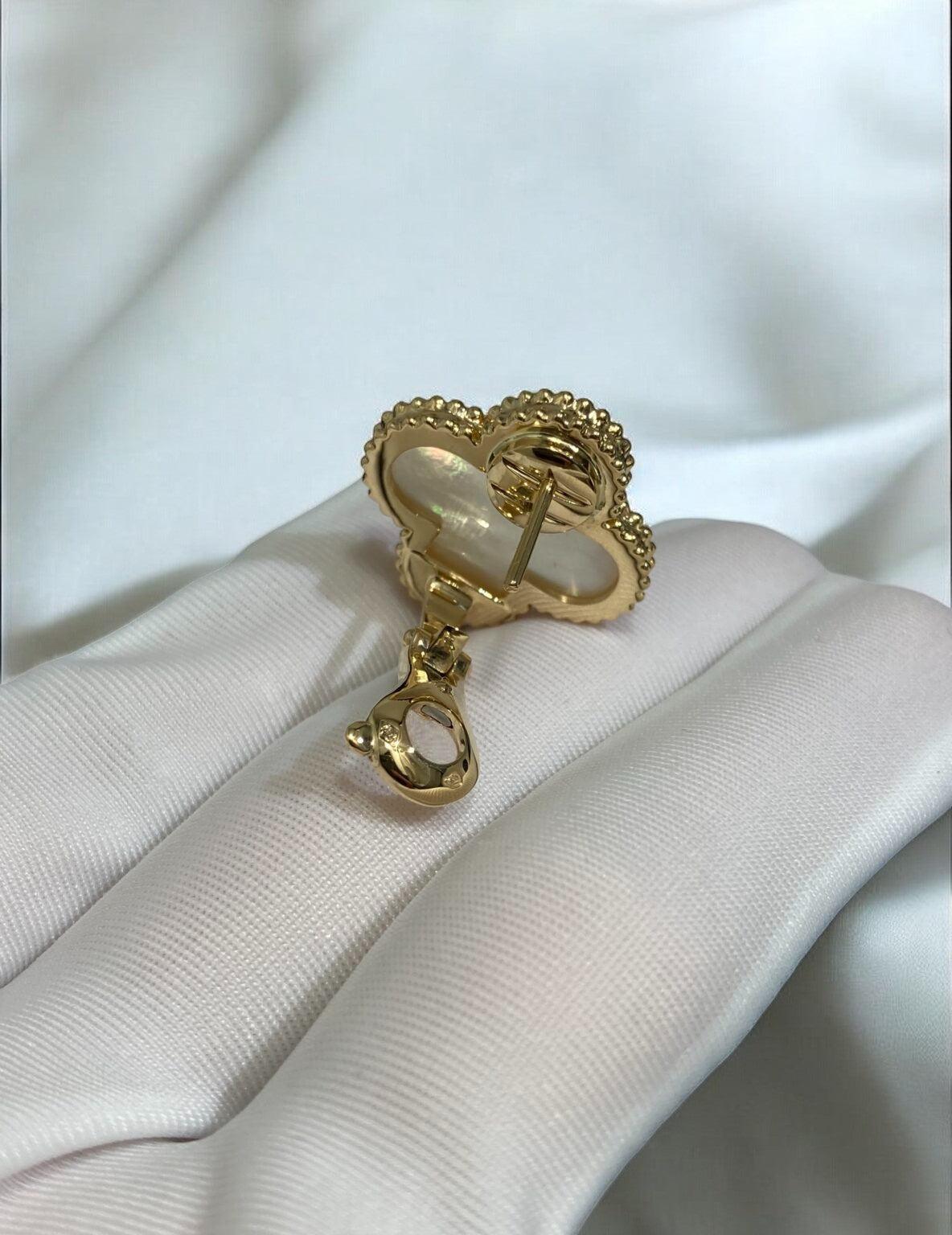 VCA 18 Ayar Altın Tatlı Alhambra Sedef Küpe - Glimmer of Luxury