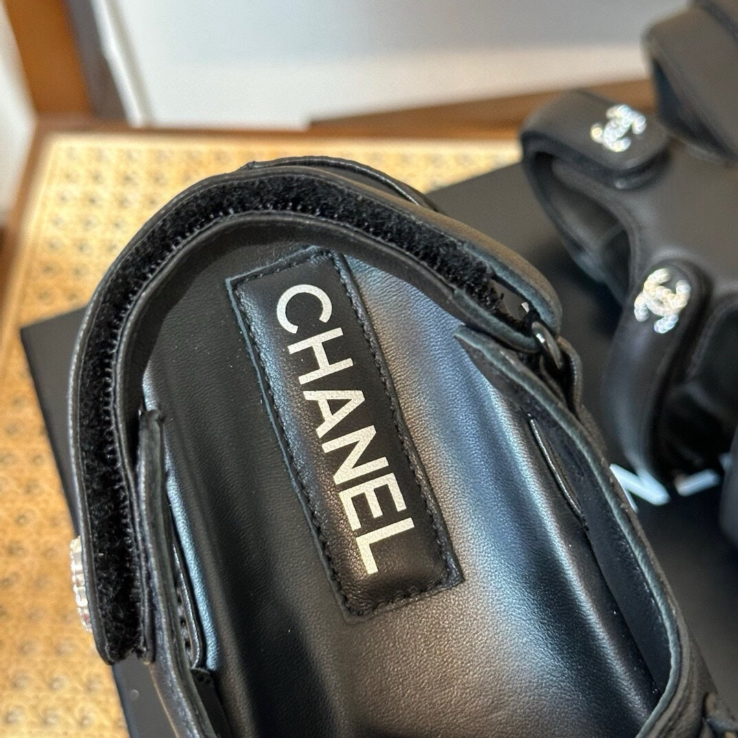 Chanel 24s Siyah Üç Şeritli İnce Kayışlı Cırt Cırtlı Sandaletler