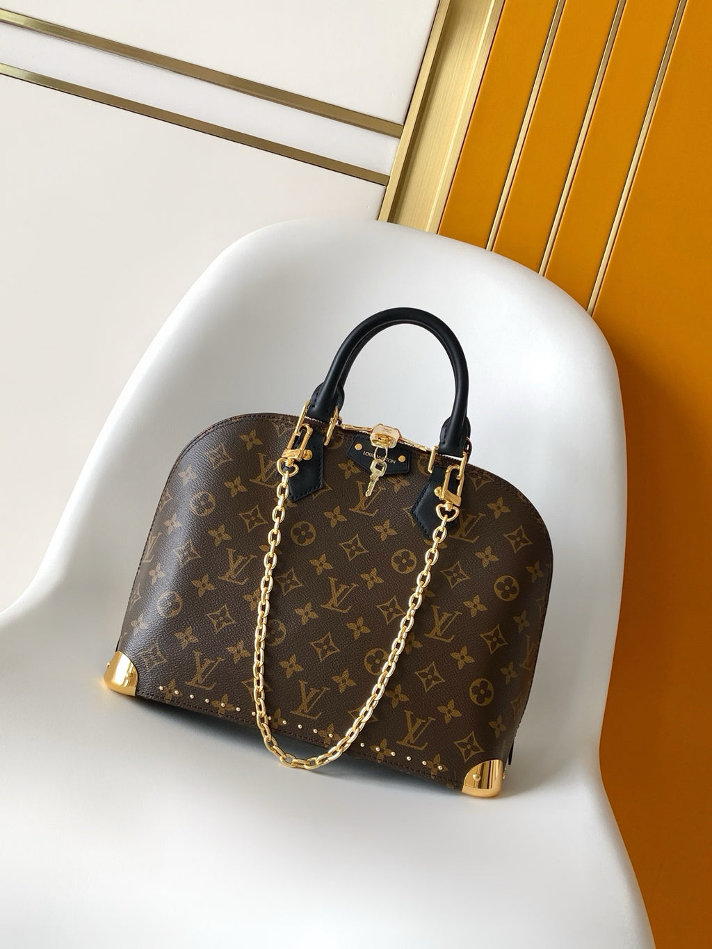 Louis Vuitton Alma Trunk PM Çanta