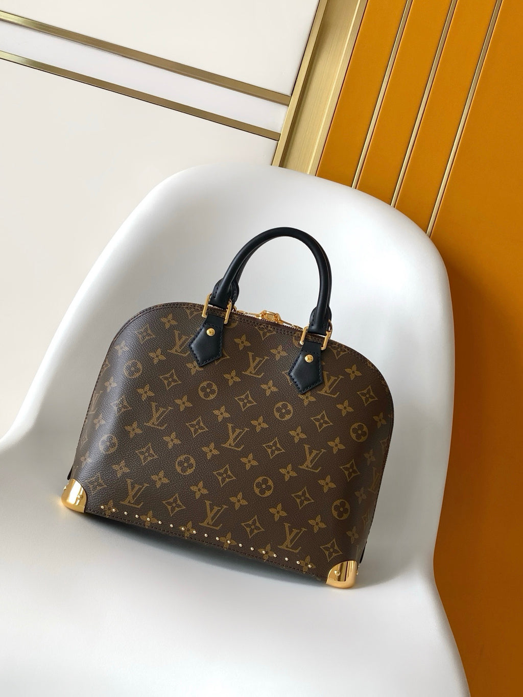 Louis Vuitton Alma Trunk PM Çanta