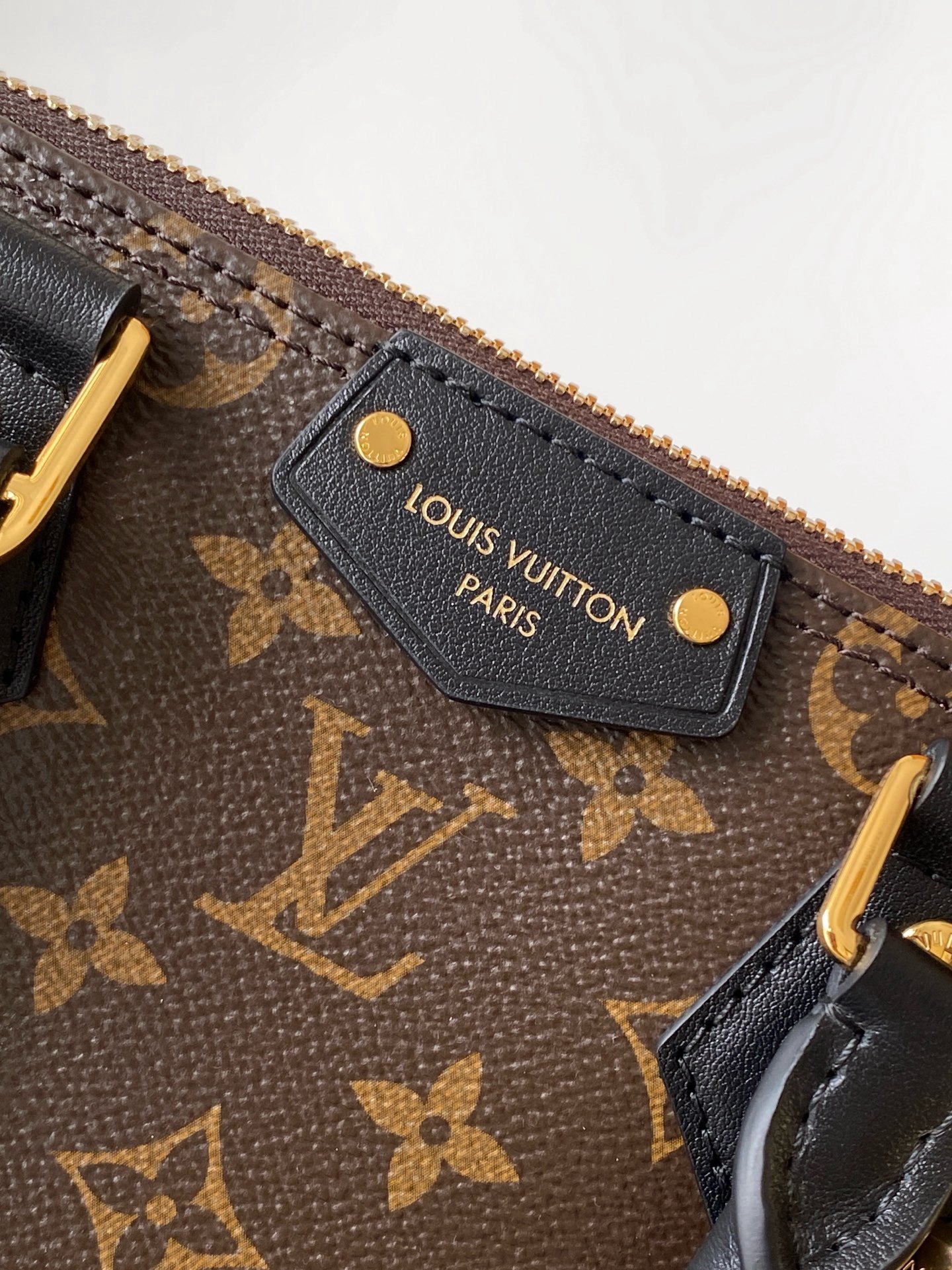 Louis Vuitton Alma Trunk PM Çanta