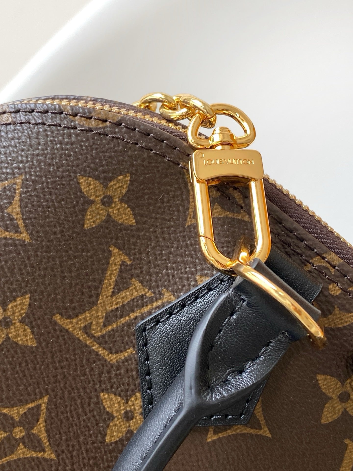 Louis Vuitton Alma Trunk PM Çanta