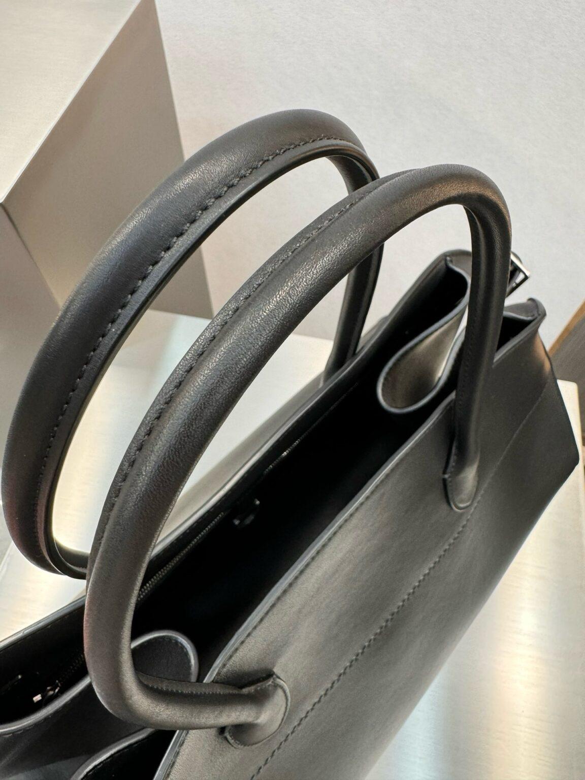 The Row EW Margaux Deri Üst Saplı Çanta - Glimmer of Luxury