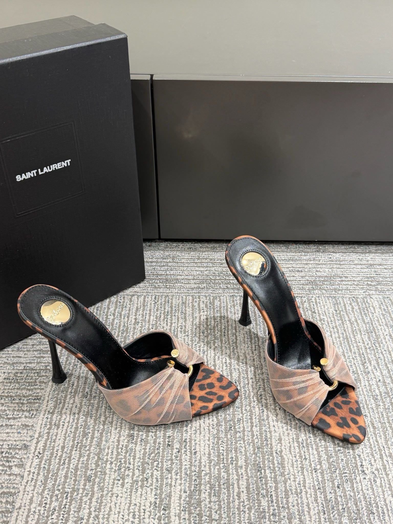 Saint Laurent Babylone Leather Slippers