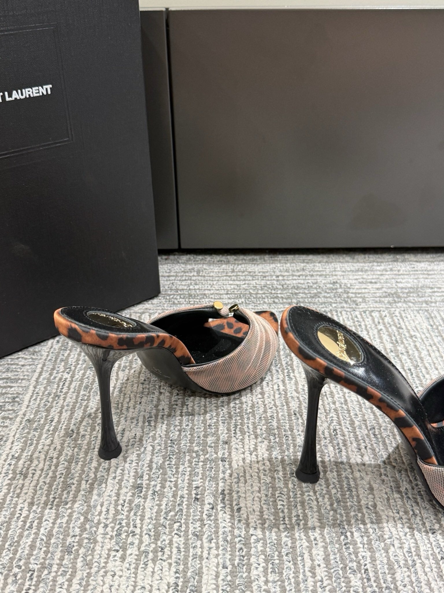 Saint Laurent Babylone Leather Slippers