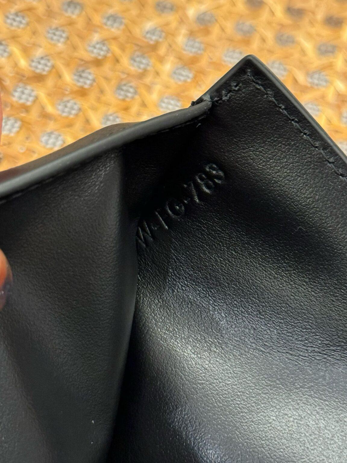 Celine Triomphe Dana Derisi Küçük Kapaklı Cüzdan - Glimmer of Luxury