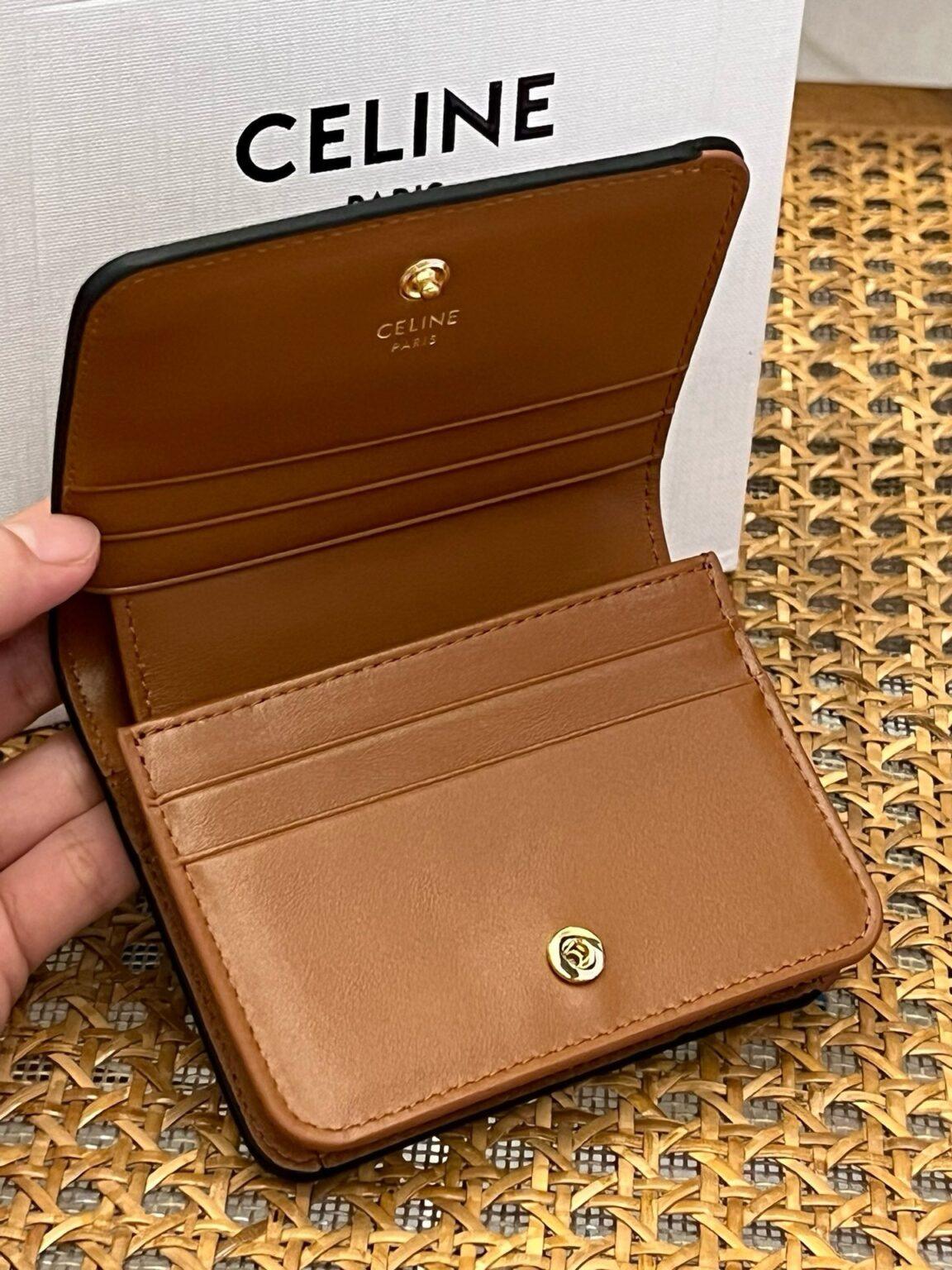 Celine Triomphe Tuvalinde Küçük Triomphe Cüzdan - Glimmer of Luxury