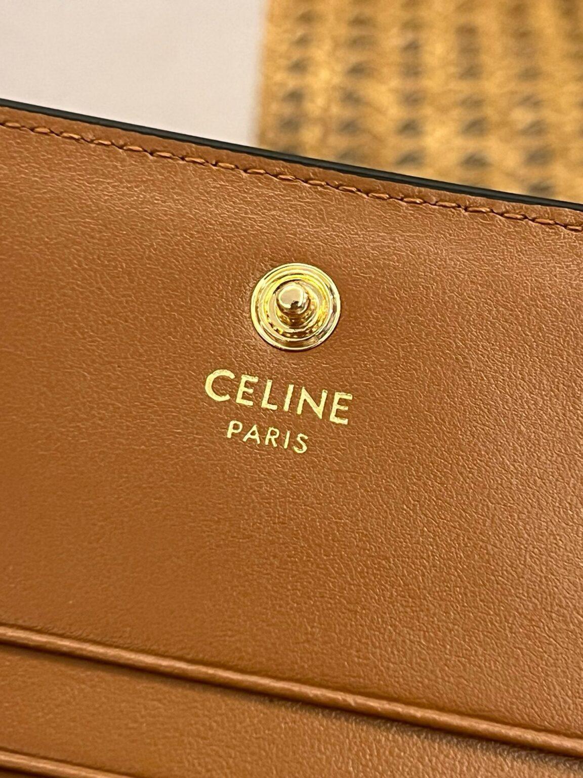 Celine Triomphe Tuvalinde Küçük Triomphe Cüzdan - Glimmer of Luxury