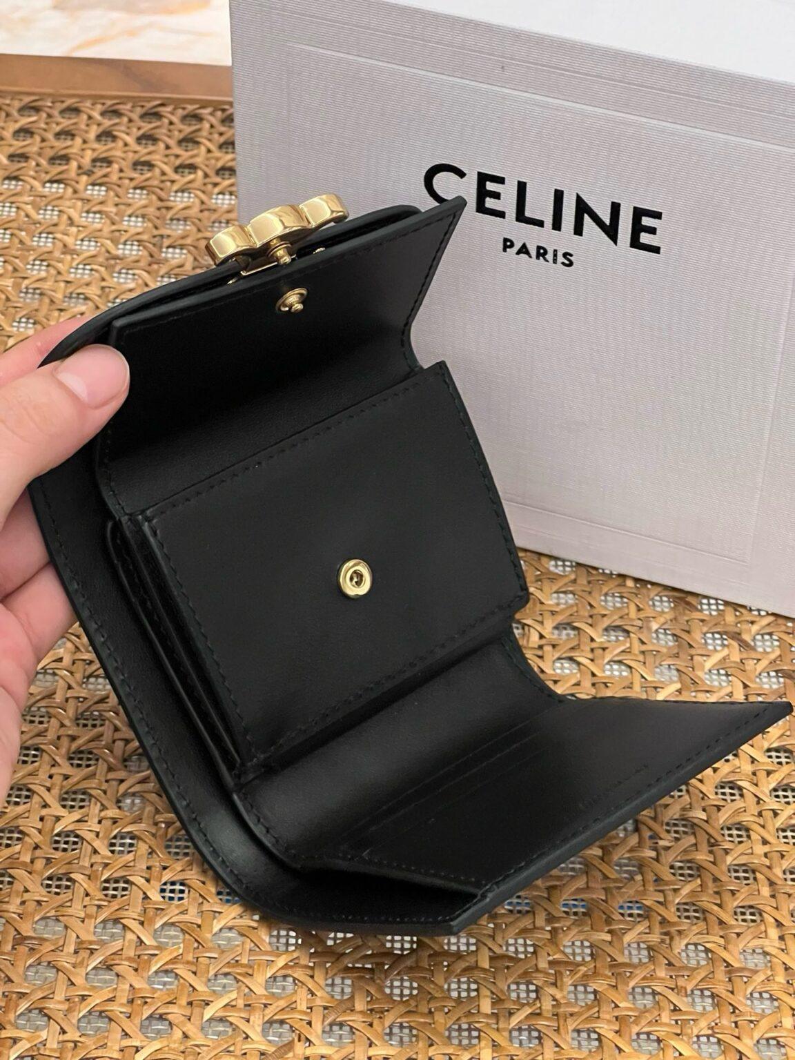Celine Triomphe Parlak Dana Derisi Küçük Kapaklı Cüzdan - Glimmer of Luxury