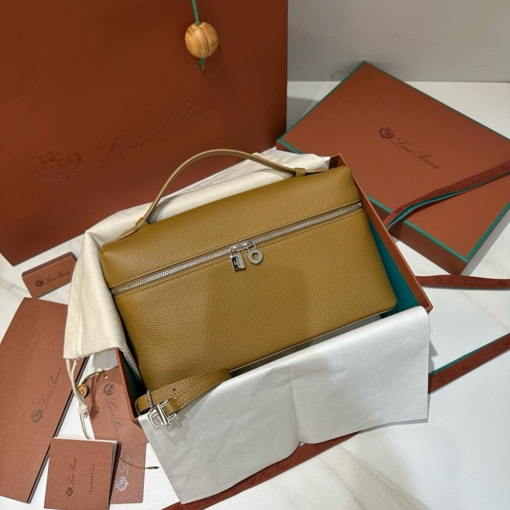 Loro Piana Ekstra Cep L19 Debriyaj El Çantası - Glimmer of Luxury