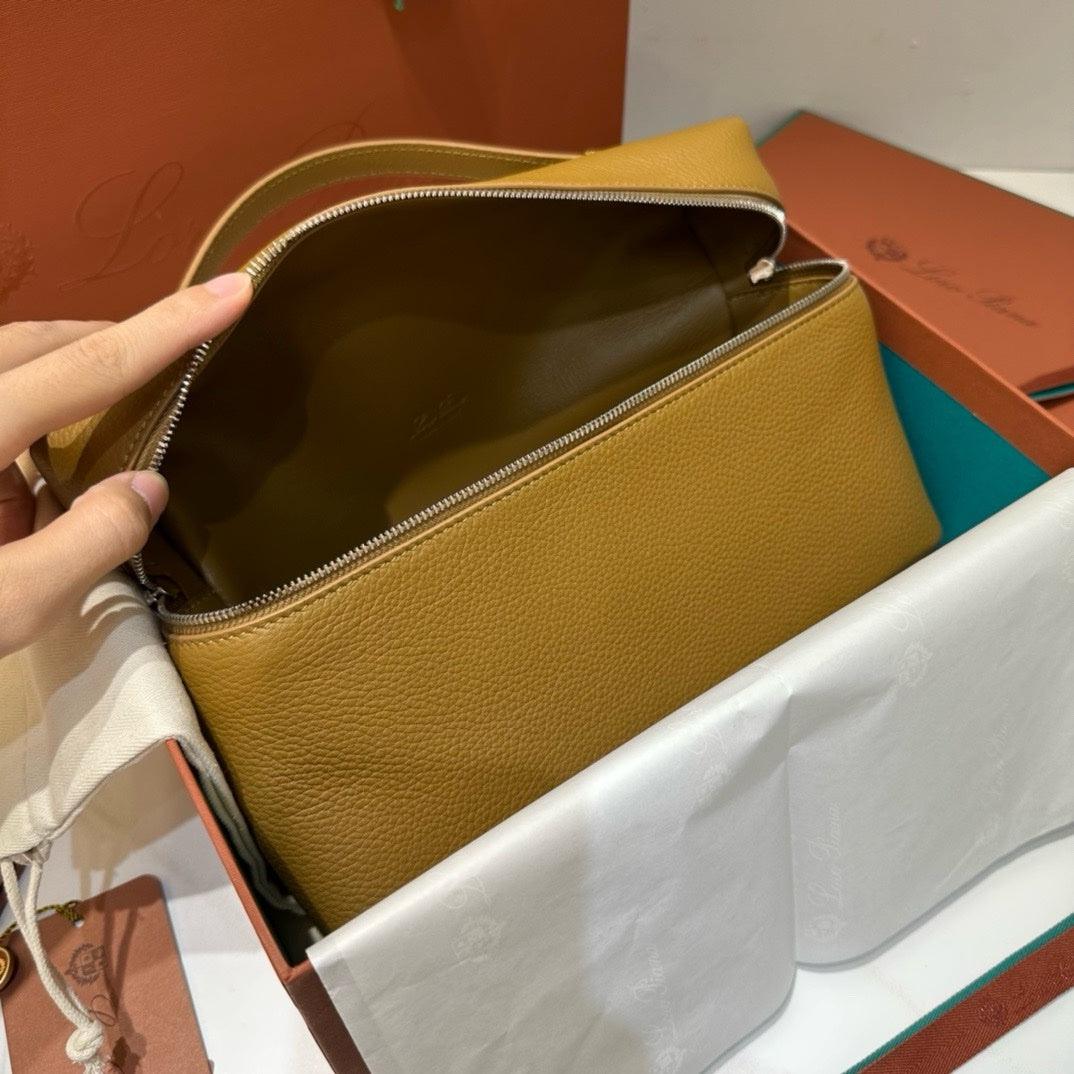 Loro Piana Ekstra Cep L19 Debriyaj El Çantası - Glimmer of Luxury