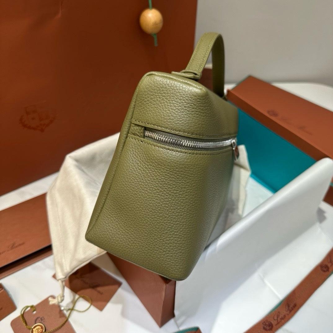 Loro Piana Ekstra cepli L27 Serisi El Çantası - Glimmer of Luxury