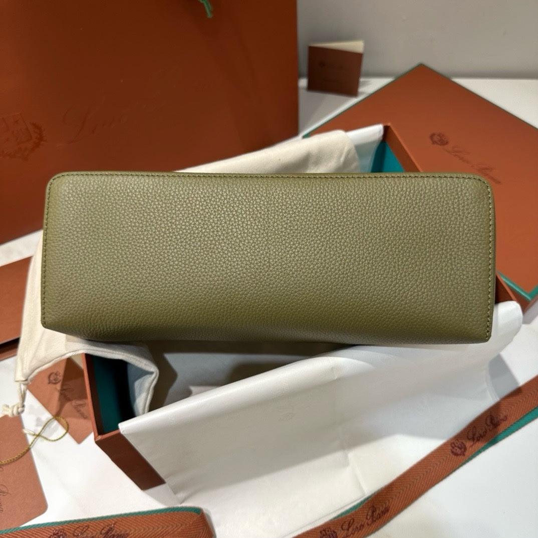 Loro Piana Ekstra cepli L27 Serisi El Çantası - Glimmer of Luxury