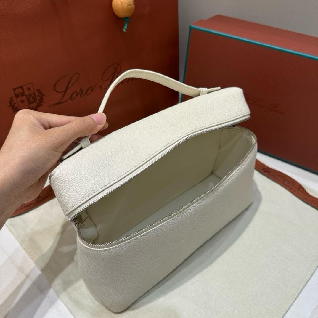 Loro Piana Ekstra Cepli L27 Serisi El Çantası - Glimmer of Luxury