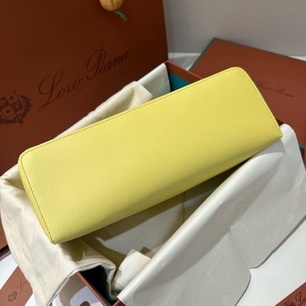 Loro Piana Ekstra Cepli L27 Serisi El Çantası - Glimmer of Luxury