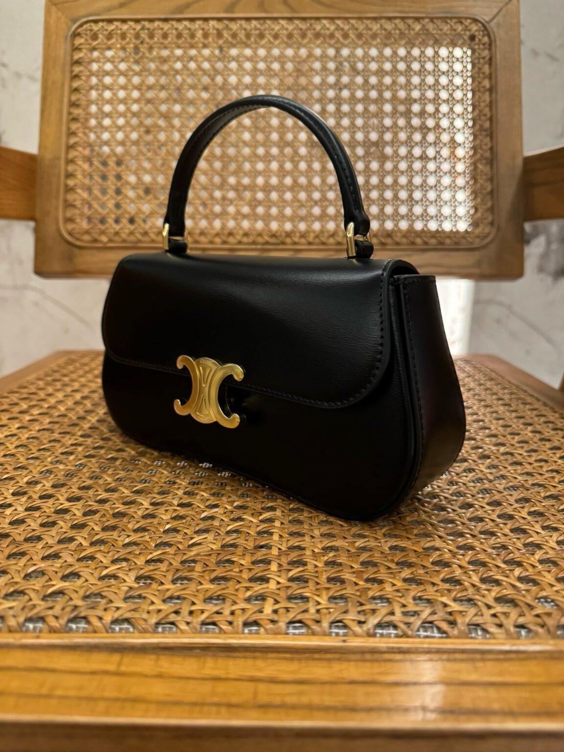 Celine Triomphe Claude Çanta - Glimmer of Luxury