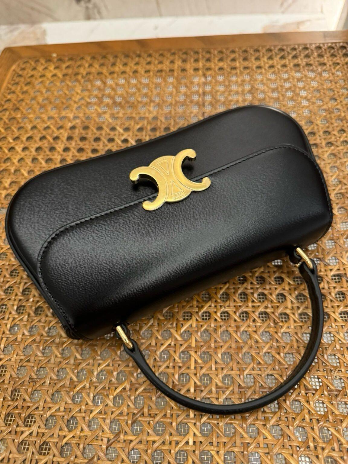 Celine Triomphe Claude Çanta - Glimmer of Luxury