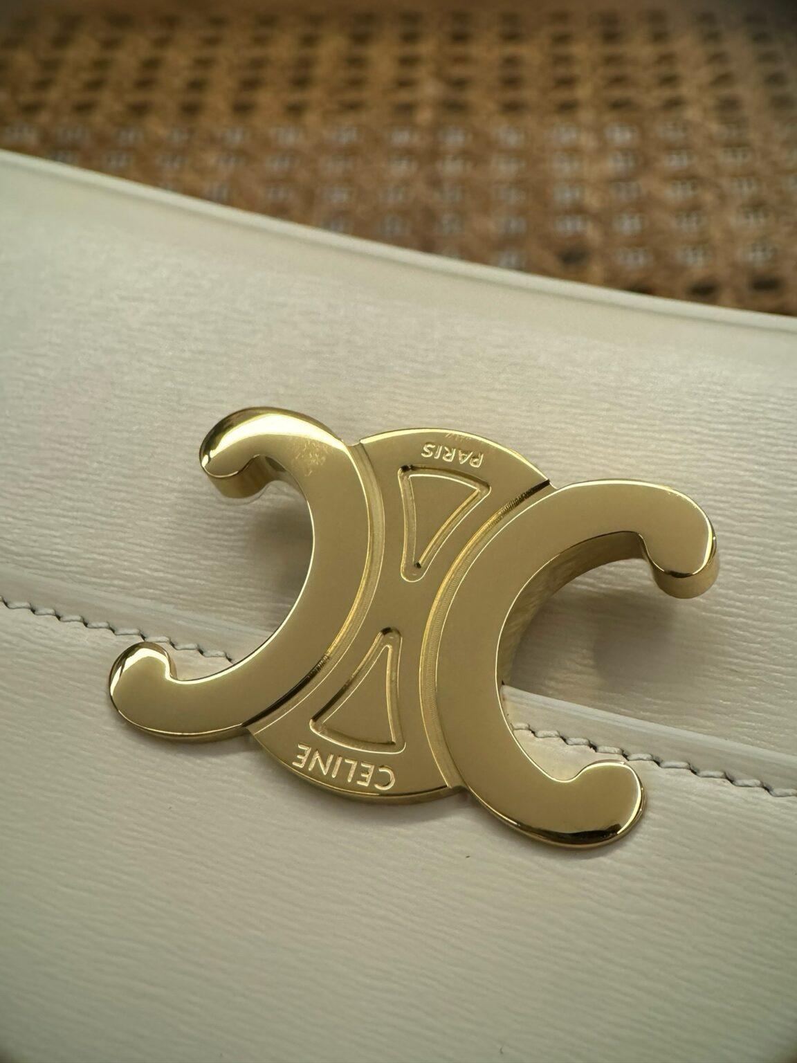 Celine Triomphe Claude Çanta - Glimmer of Luxury