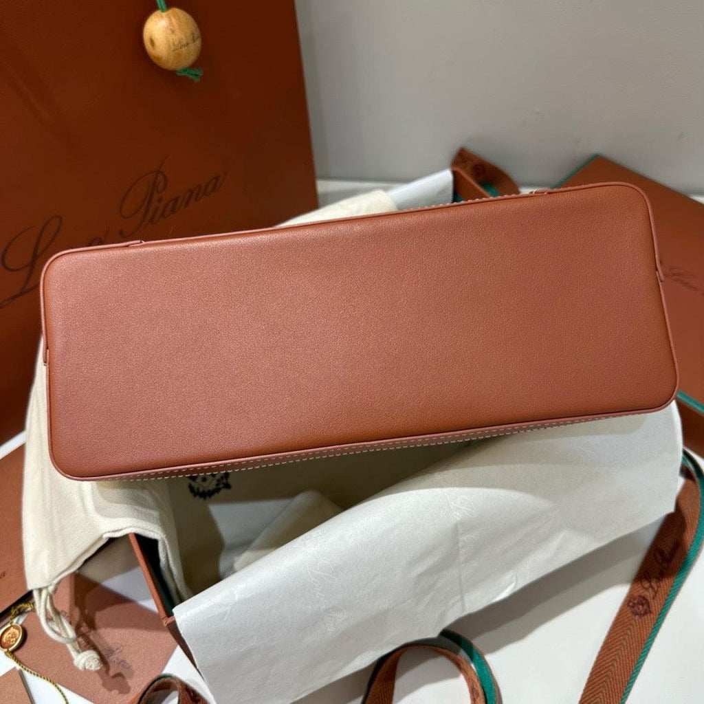 Loro Piana Ekstra Cepli L27 Serisi El Çantası - Glimmer of Luxury