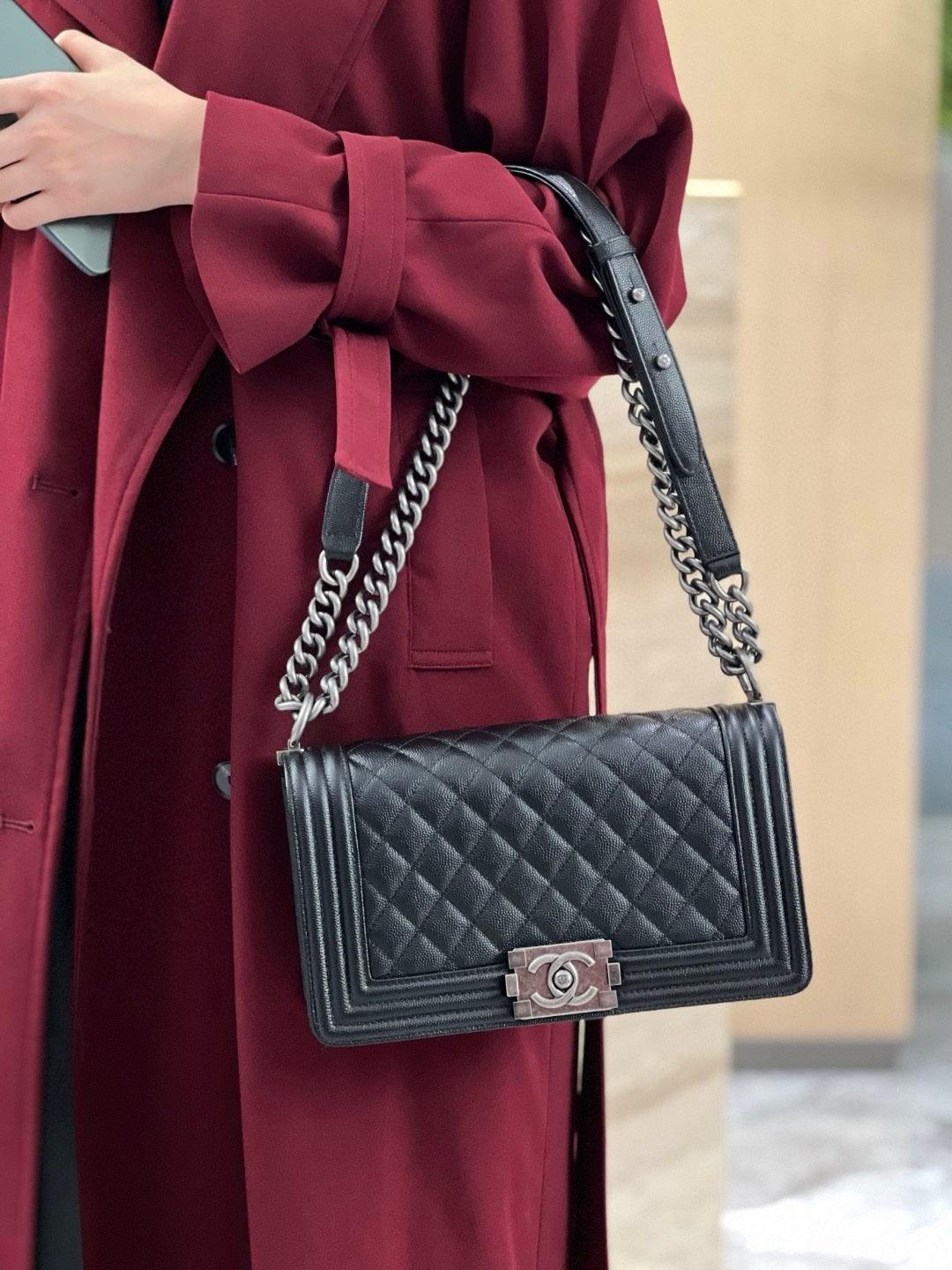 Chanel Leboy Havyar Deri Çanta 25cm - Glimmer of Luxury