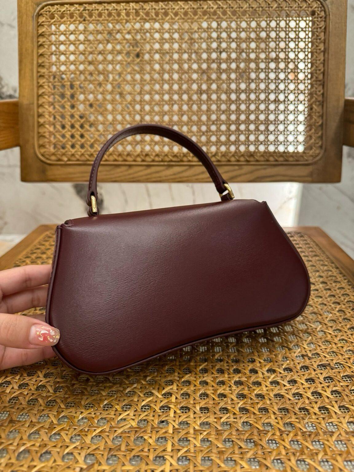 Celine Triomphe Claude Çanta - Glimmer of Luxury