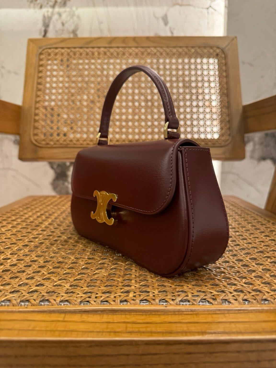 Celine Triomphe Claude Çanta - Glimmer of Luxury