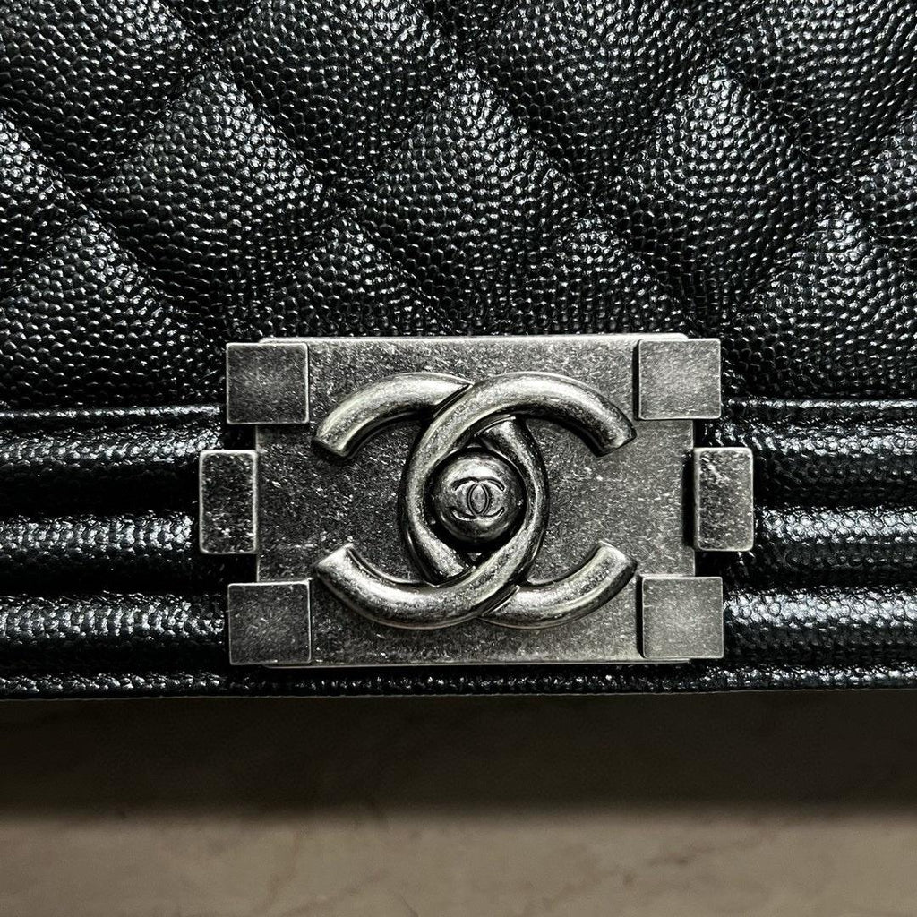 Chanel Leboy Havyar Deri Çanta 25cm - Glimmer of Luxury