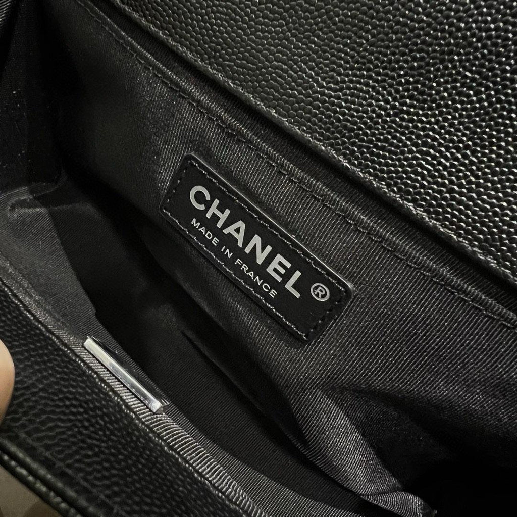 Chanel Leboy Havyar Deri Çanta 25cm - Glimmer of Luxury