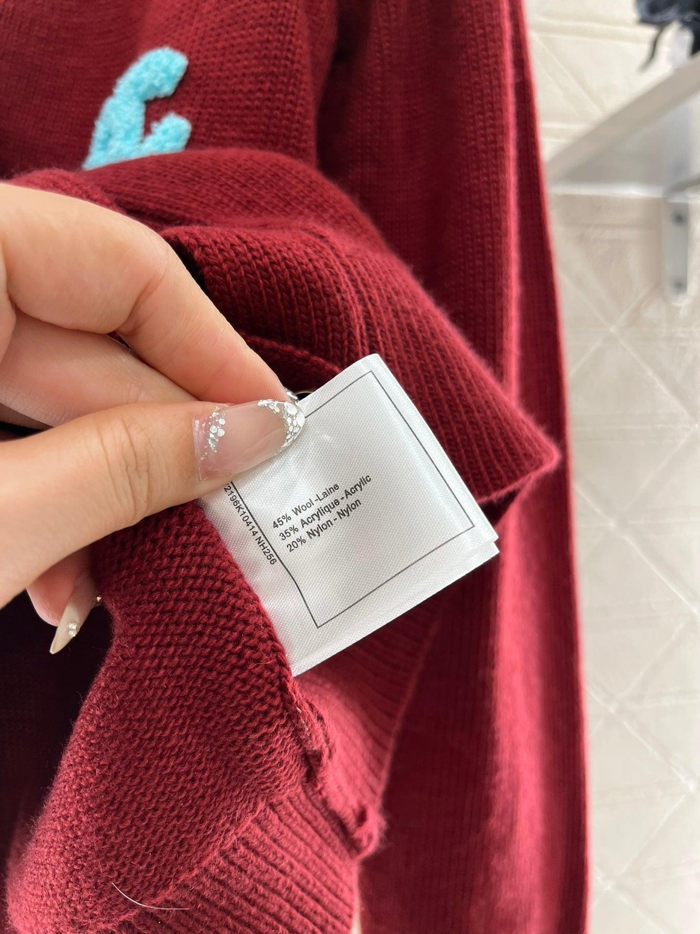 Chanel 2024 Renkli Peluş İşlemeli CC Örgü Hırka - Glimmer of Luxury