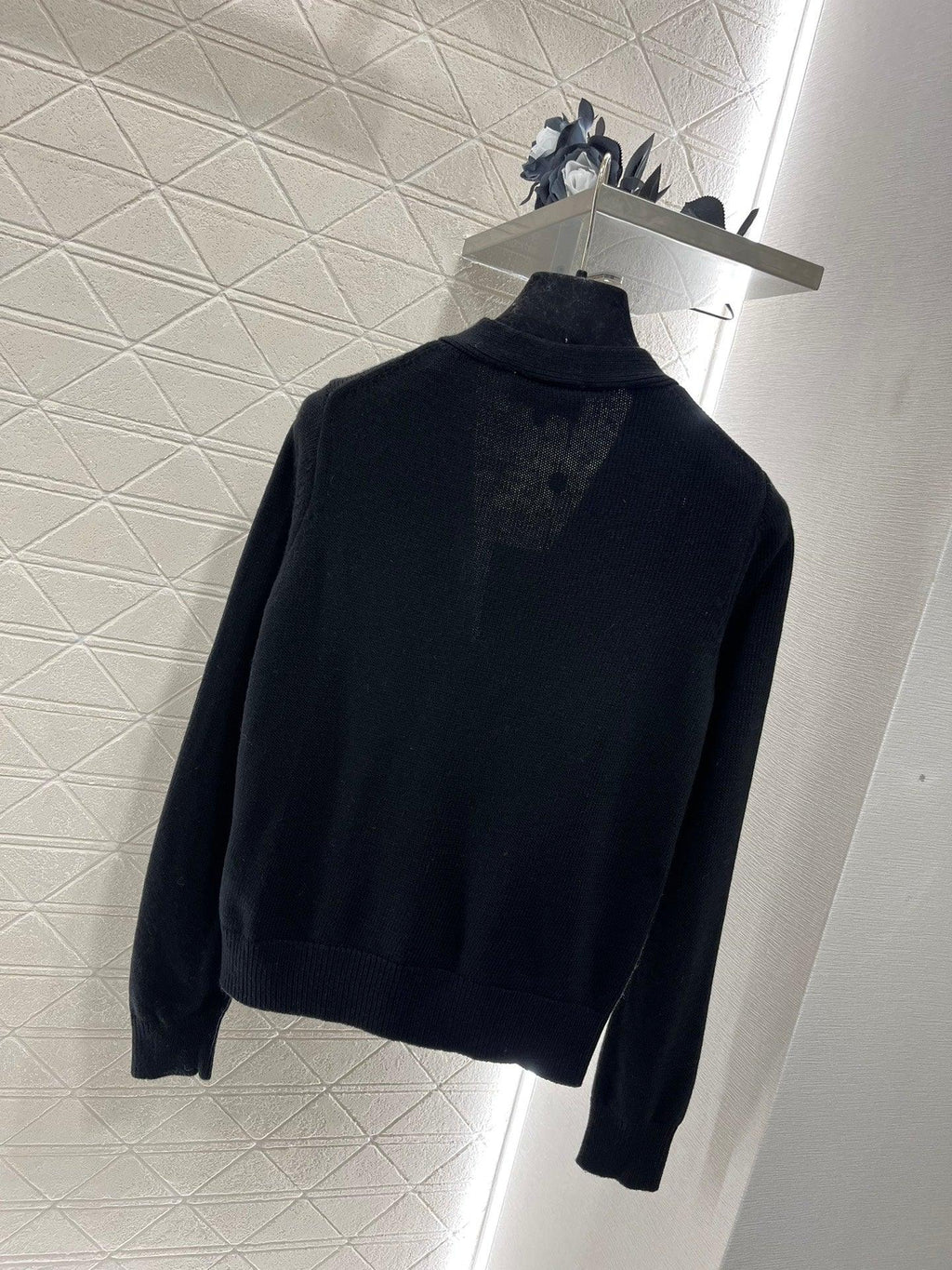 Chanel 2024 Renkli Peluş İşlemeli CC Örgü Hırka - Glimmer of Luxury