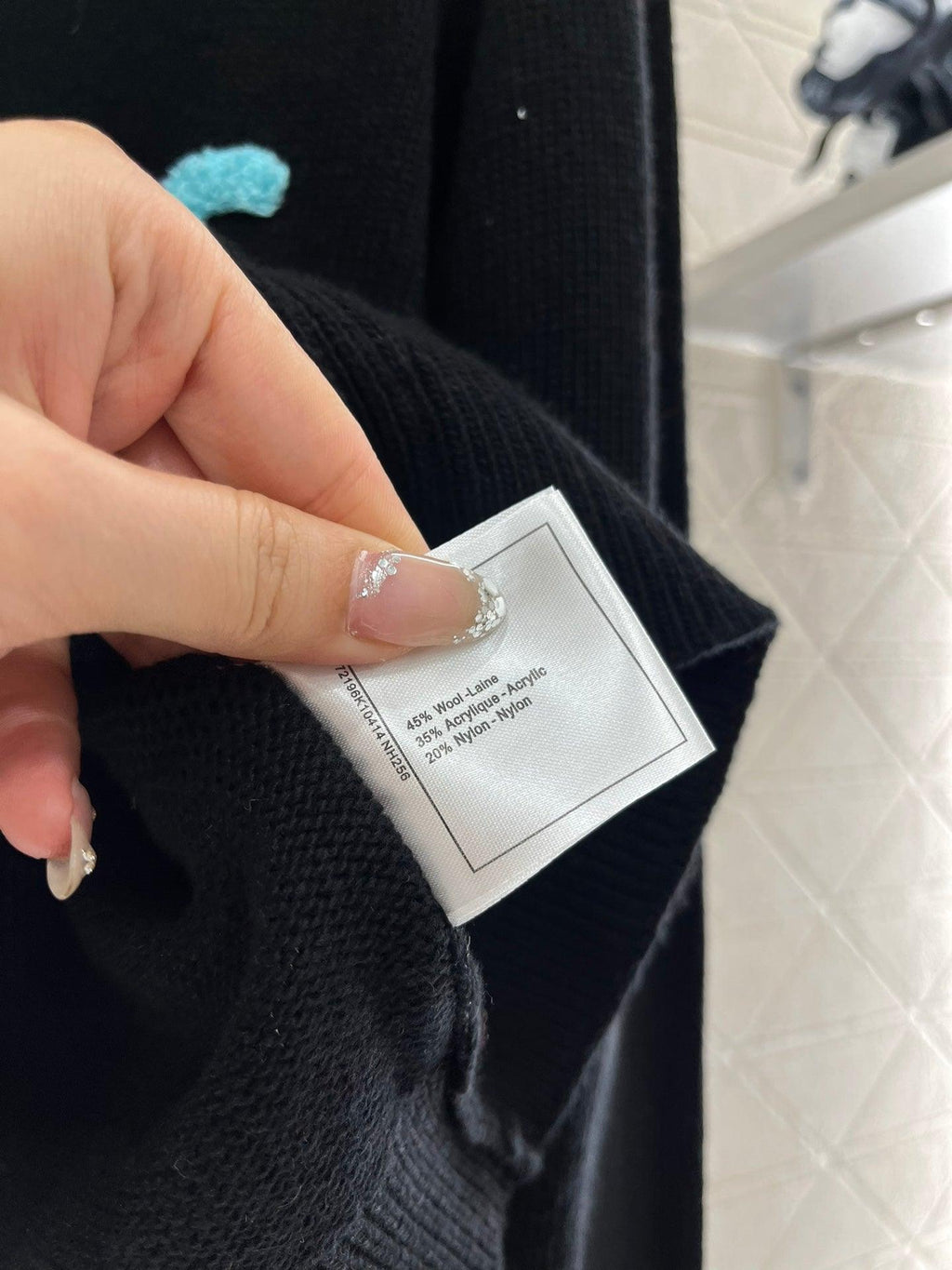 Chanel 2024 Renkli Peluş İşlemeli CC Örgü Hırka - Glimmer of Luxury