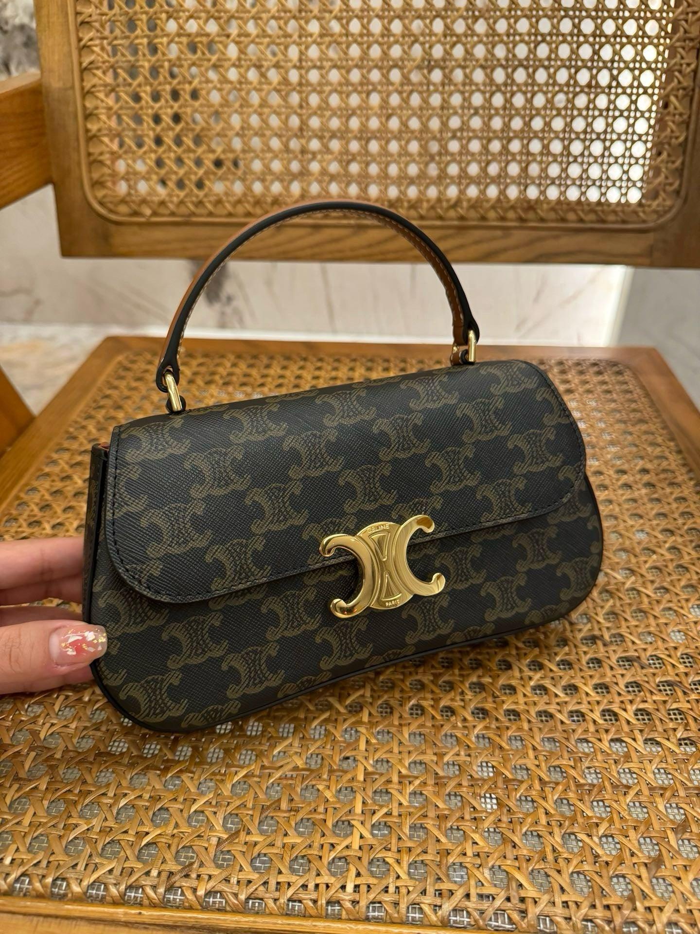 Celine Triomphe Claude Monogram Kanvas Çanta - Glimmer of Luxury
