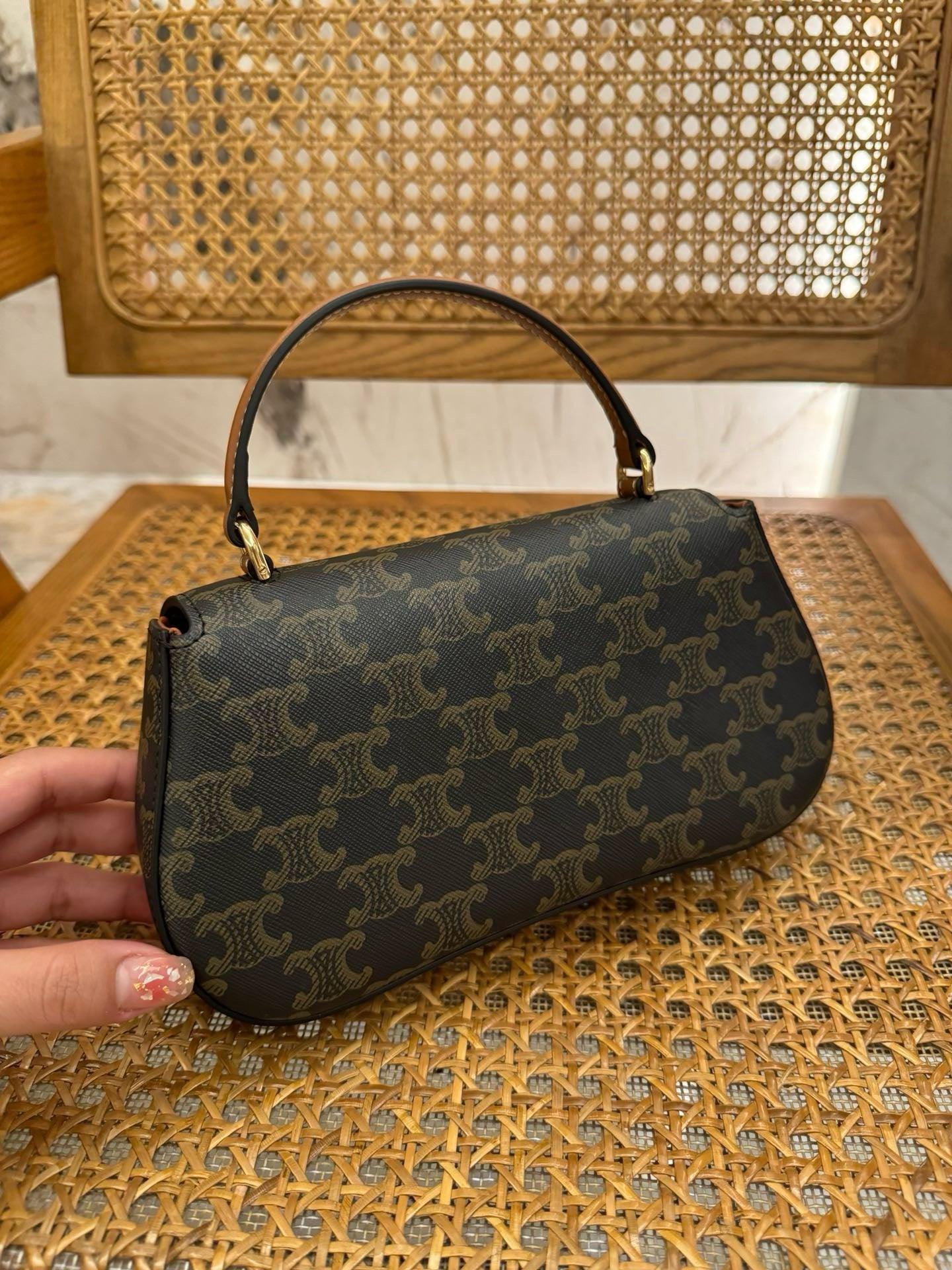 Celine Triomphe Claude Monogram Kanvas Çanta - Glimmer of Luxury