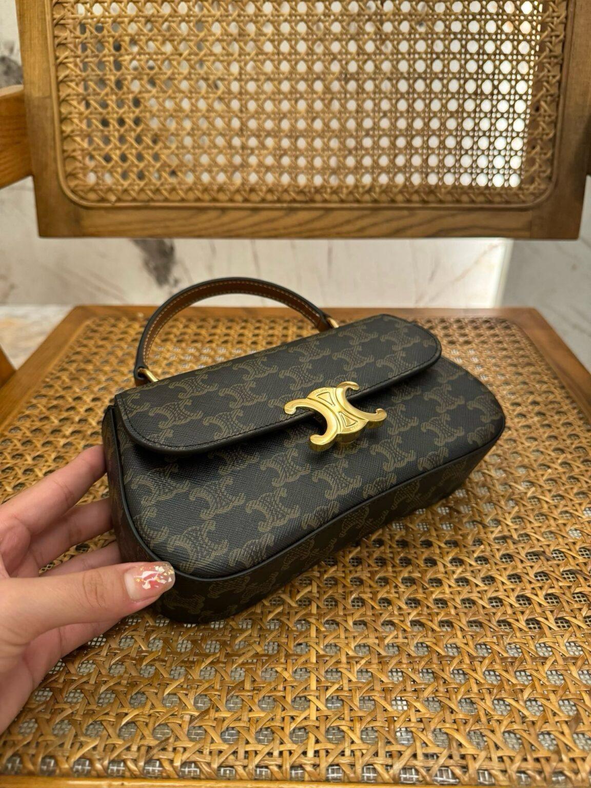 Celine Triomphe Claude Monogram Kanvas Çanta - Glimmer of Luxury